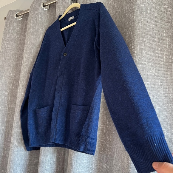 Men’s Uniqlo navy blue wool cardigan sweater - v-neck, buttons, pockets - Large - Picture 2 of 10